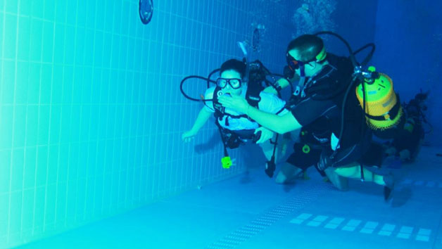 90 Minute Scuba Diving at Dive Oddysea for Two picture