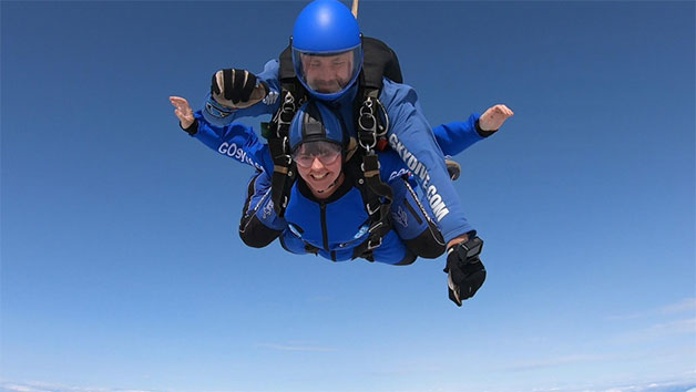 10000ft Tandem Skydive in Wiltshire for One Person picture