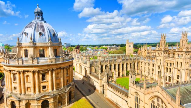 30 Minute Oxford City Helicopter Tour with Helicentre Aviation Academy for Three picture