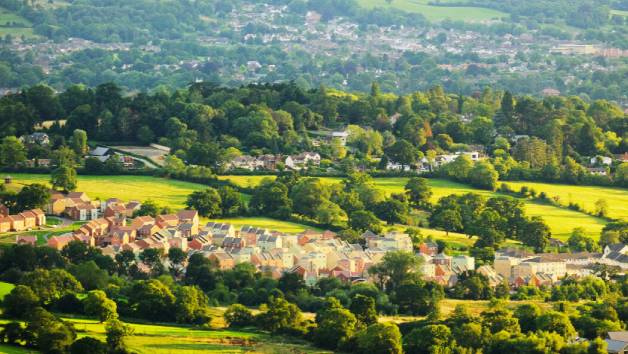 Cotswolds 30 Minute Helicopter Tour with Helicentre Aviation Academy for One picture