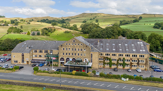 One Night Stay with Fizz at The Skipton Hotel for Two picture