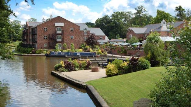 Secret Sunday Stay with Dinner and Leisure Access at Lion Quays Hotel and Spa for Two picture