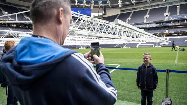 Tottenham Hotspur Ultimate Stadium Tour and The Dare Skywalk for One picture