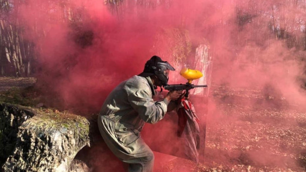 Eight Hours of Paintballing with 100 Paintballs Each for Two picture