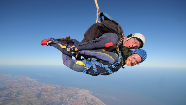 13000ft Tandem Skydive in Peterborough for One picture