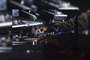Three Hour One to One DJ Experience at Spirit Studios picture