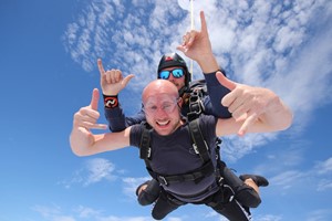 7000ft Tandem Skydive for One picture