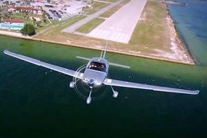 One Hour Flying Lesson in Gloucestershire Image 4