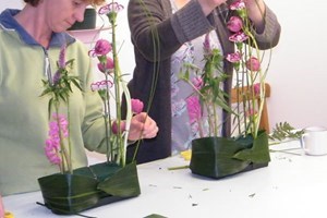 Flower Arranging Experience Image 3