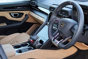 Lamborghini Urus Driving Blast for One (Weekday) Image 3