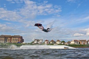 Introductory Wakeboarding Experience in Brighton Image 4